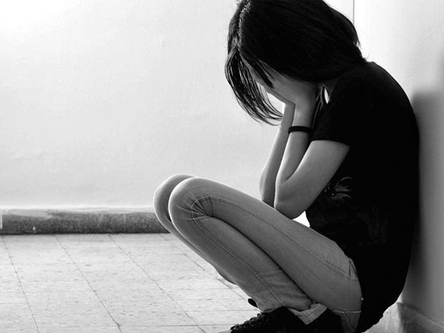 لڑکوں کی نسبت لڑکیاں ڈپریشن کا زیادہ شکار، تحقیق