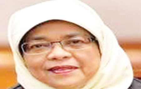سنگاپور کی پہلی مسلم خاتون صدر نےتنقید کے باوجود حلف اُٹھا لیا