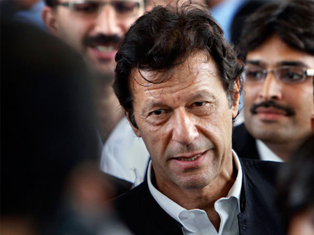 عمران خان نے انتخابی اصلاحات بل 2017 کی منظوری کو پاکستان میں جمہوریت کی تاریخ کا سیاہ دن قرار دیدیا