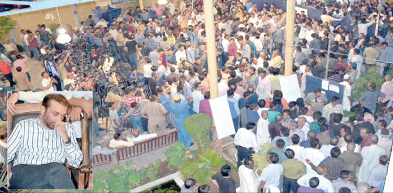 نئی پارٹی کا اعلان ، کراچی کے تجارتی مراکز میں مٹھائی تقسیم