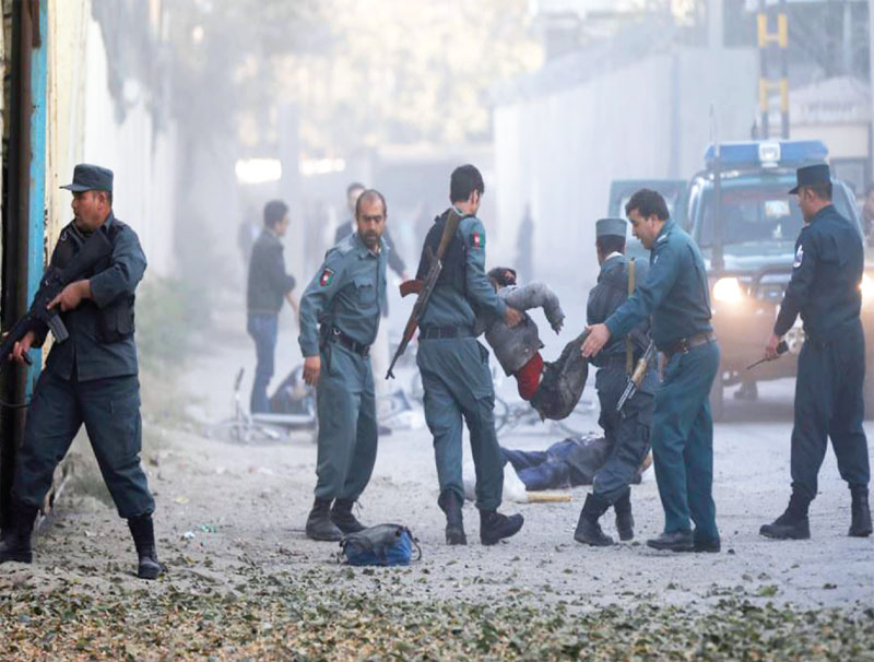 کابل کے سفارتی علاقے میں خودکش دھماکا،15ہلاک، افغان فورسز سے جھڑپیں،44افراد مارے گئے
