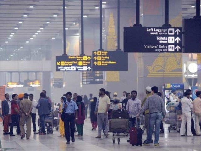 دہلی ایئرپورٹ پر فلائٹ آپریشن معطل