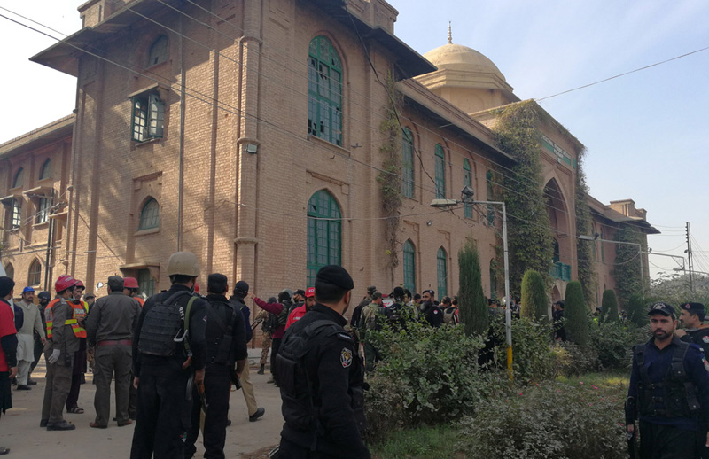 پشاور:یونیورسٹی میں دہشت گردی، 9افراد شہید، تمام حملہ آور مارے گئے
