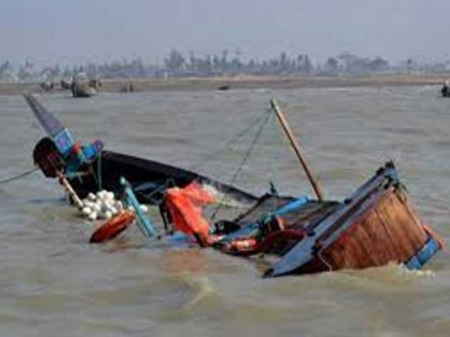 ٹھٹھہ کے قریب زائرین کی کشتی سمندر میں‌ڈوب گئی،23 جاں‌بحق