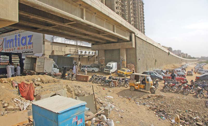کراچی شہر کی تباہی کی ذمہ دار غیر قانونی پارکنگ ہے، واٹر کمیشن