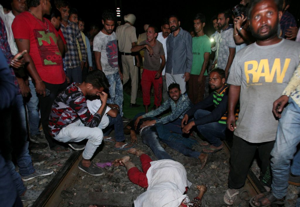 بھارت ،دسہرہ کی تقریب، تیز رفتار ٹرینوں کی زد میں آکر 61 افراد ہلاک