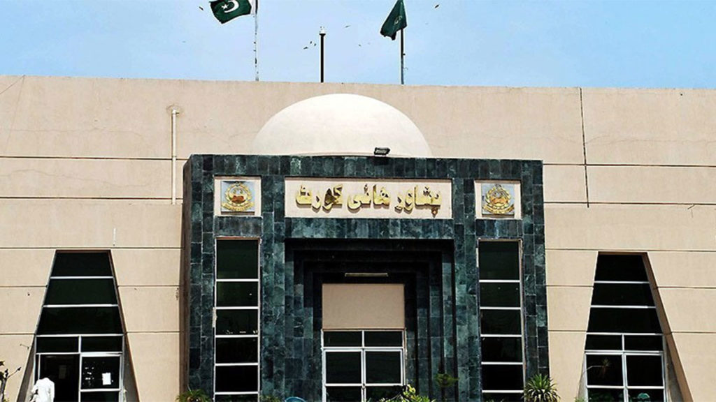 پشاور ہائیکورٹ نے فوجی عدالتوں سے سزائے موت اور عمر قید کے 74 ملزمان کو رہا کردیا