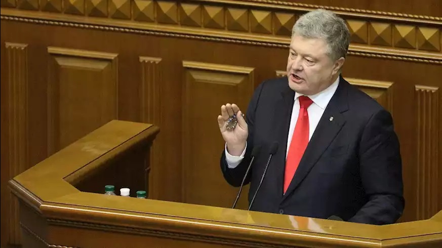 یوکرین کے صدر نے ملک میں دو ماہ کے مارشل لا کے حکم پر دستخط کردیے