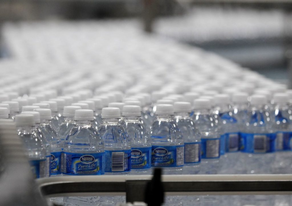 پانی فروخت کرنیوالی کمپنیاں جھوٹ بول کر کروڑوں کمارہی ہیں،چیف جسٹس