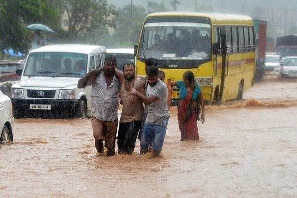بھارت میں طوفان اور بارشوں سے 60افراد ہلاک