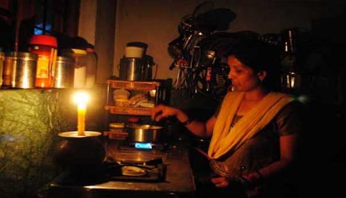کراچی کے کئی علاقوں میں بجلی کی طویل بندش