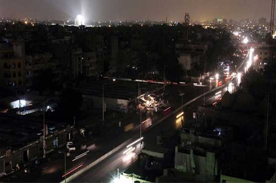 غیر اعلانیہ لوڈشیڈنگ ، کراچی کے کئی علاقے تاریکی میں ڈوب گئے