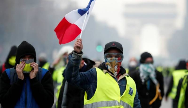 فرانس ،پیلی جیکٹ والوں کا 31ویں ہفتے بھی احتجاج جاری