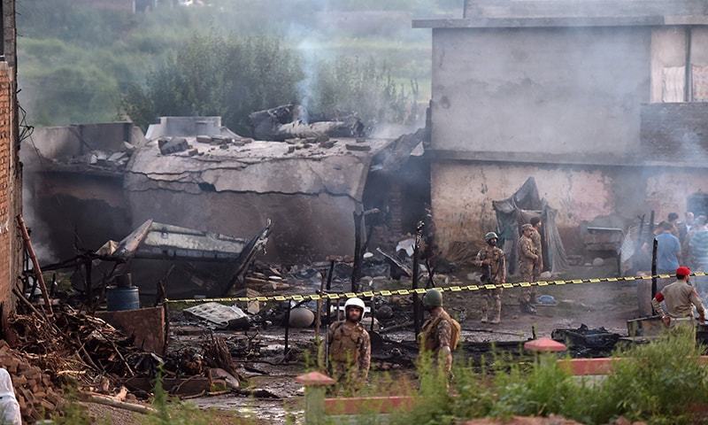راولپنڈی ،پاک فوج کا طیارہ آبادی پرگر کر تباہ ،18  افراد جاں بحق ،16زخمی