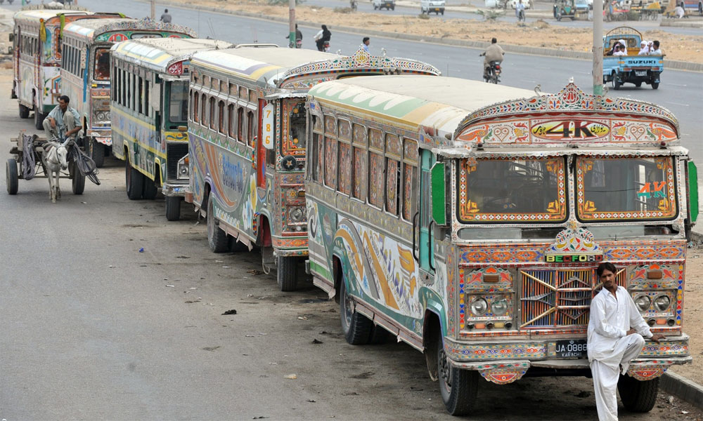 کراچی ، سی این جی مہنگی ہونے پر بسوں کی ہڑتال
