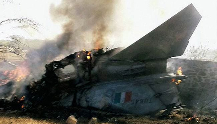 بھارتی فضائیہ کا مگ 21 جنگی طیارہ گر کر تباہ،دونوں پائلٹ محفوظ