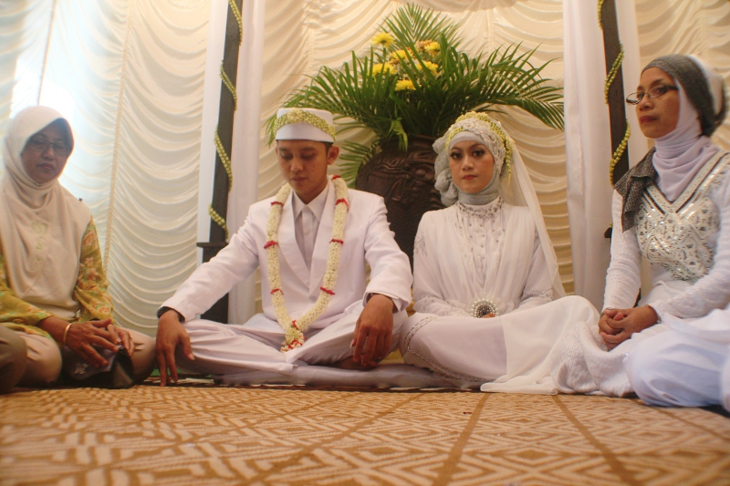 انڈونیشیا میں لڑکیوں کی شادی کی کم از کم قانونی عمر حد 19برس مقرر کردی