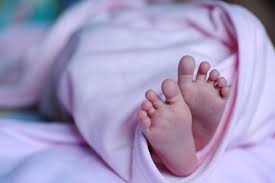 ہسپتا ل کے بیت الخلا میں نوزائیدہ بچہ پھینکنے والی ماں گرفتار