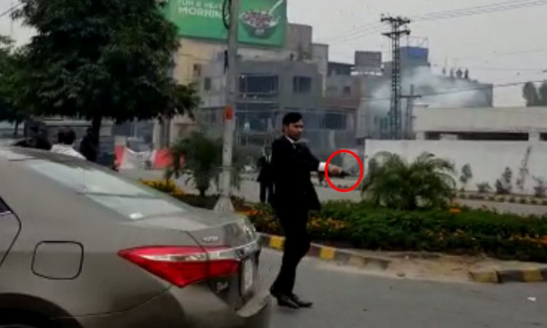 لاہور،وکلا کا پی آئی سی پر حملہ ،توڑ پھوڑ