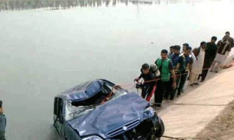 میانوالی، گاڑی نہر میں جا گری، ایک ہی خاندان کے 7 افراد ڈوب گئے