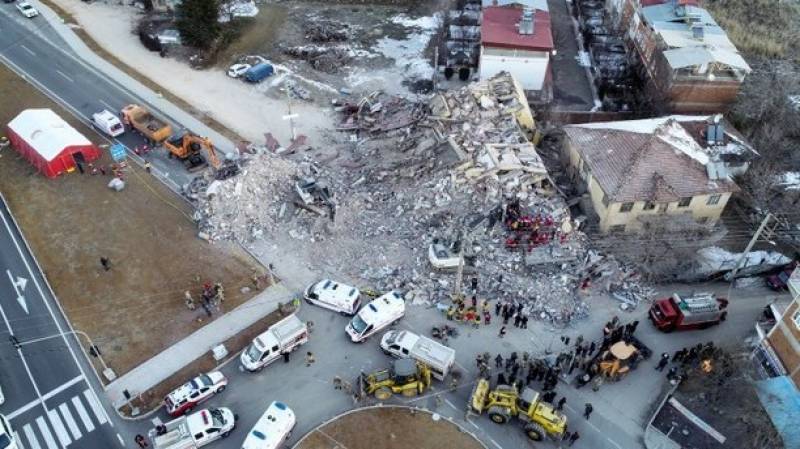 ترکی میںزلزلہ، متعدد عمارتیں زمین بوس،19افراد جاں بحق ،750زخمی