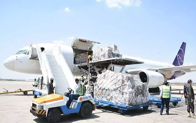 کورونا سے نمٹنے کیلئے مزید ایک چینی جہاز سامان لیکر پاکستان پہنچ گیا