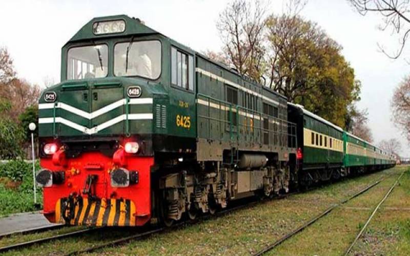کراچی سے اندرون سندھ اور پنجاب جانے والی ٹرینیں بند کرنے پر غور