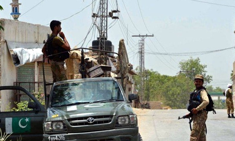 سیکیورٹی فورسز کی گاڑی پردستی بم حملہ‘ 2جوان شہید