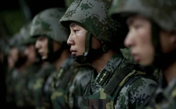 چین نے بھارت کی سرحد پر لڑاکا فوج تعینات کردی