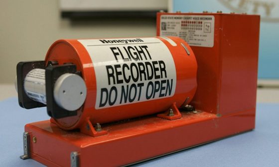 طیارہ حادثہ فلائٹ ڈیٹا ' کاک پٹ وائس ریکارڈر سے اہم معلومات مل گئیں