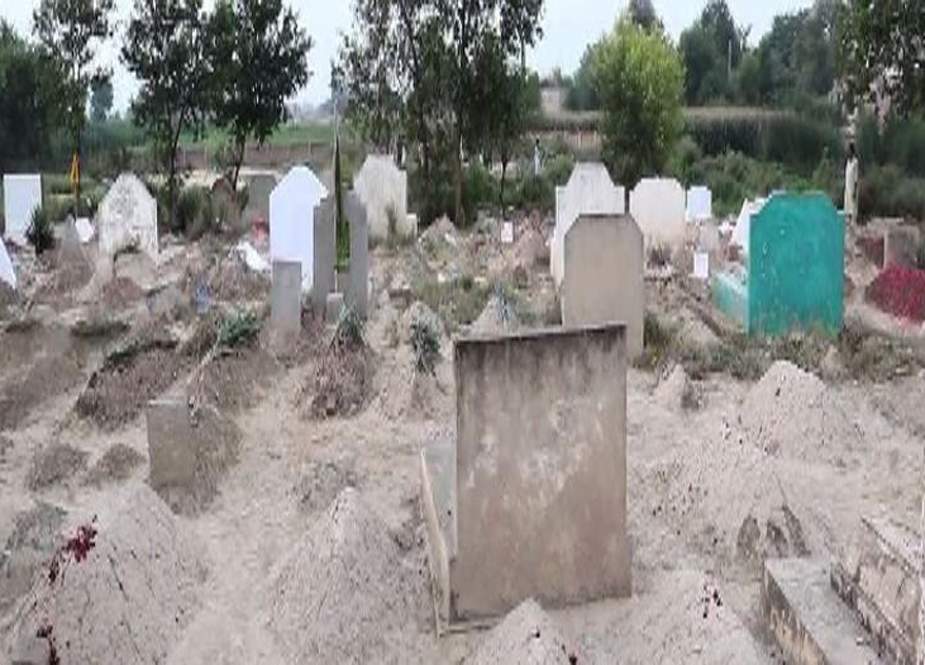 لاڑکانہ، سندھ حکومت کی ادویات قبرستان سے برآمد