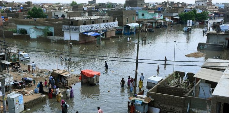 کراچی میں طوفانی بارشوں سے شہر کا بوسیدہ انفرا اسٹرکچر تباہ