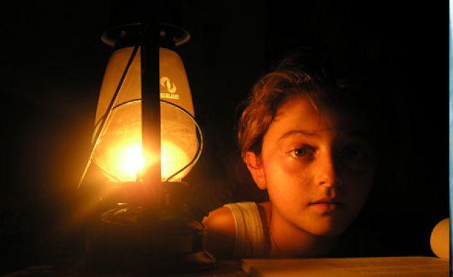 کراچی میں بجلی پھر نایاب، 14 گھنٹے تک لوڈشیڈنگ
