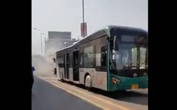 پشاور بی آر ٹی بس سروس معطل کردی گئی