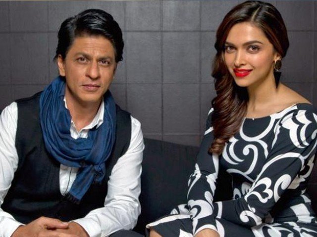 شاہ رخ اور دپیکا کی فلم کے سیٹ پر گالم گلوچ اور ہاتھا پائی