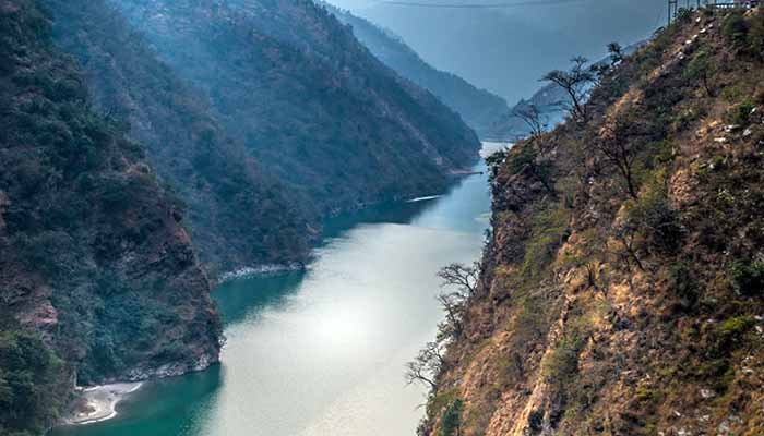بھارت کی آبی دہشت گردی' دریائے ستلج میں زہر یلا پانی چھوڈ دیا