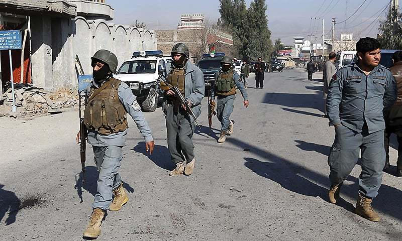 افغانستان میں پولیس چیک پوسٹوں پر طالبان کا حملہ، نواہلکار ہلاک