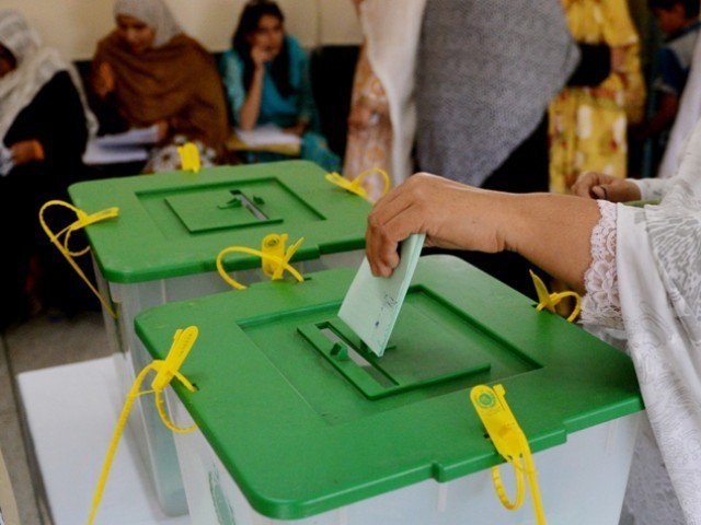 سندھ اور بلوچستان اسمبلی کی 3 نشستوں پر ضمنی انتخاب کے لیے پولنگ
