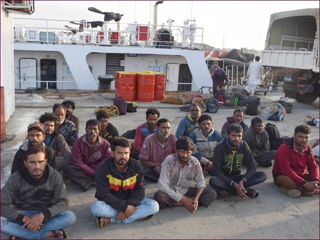 سمندری حدود کی خلاف ورزی پر3 بھارتی کشتیاں ضبط 17 ماہی گیر گرفتار