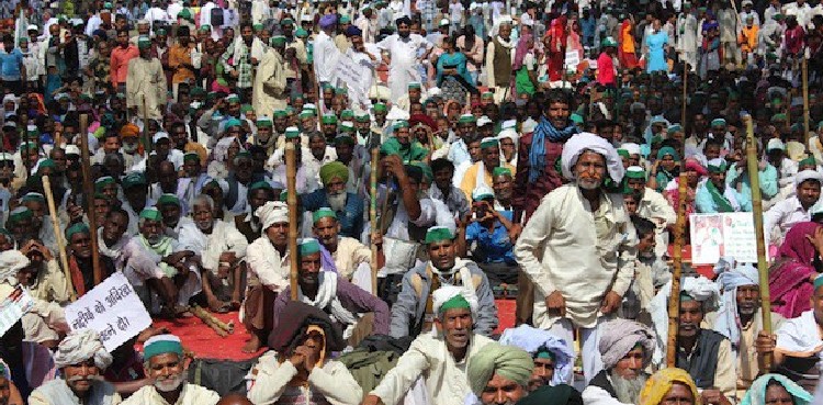 بھارت میں تاجر بھی کسانوں کے شانہ بشانہ