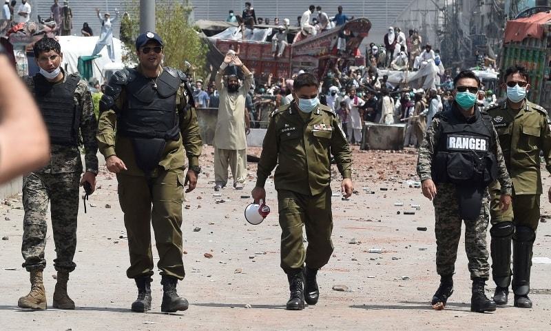 لاہور میں پرتشدد مظاہرے،، ڈی ایس پی سمیت 5 افسران اغوا