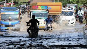 حیدر آباد میں معمولی بارش راستے، گلیاں، محلے تالاب بن گئے