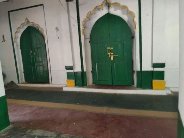 بھارت ،جنونی ہندوئوں نے 100 سال قدیم مسجد کو شہید کردیا