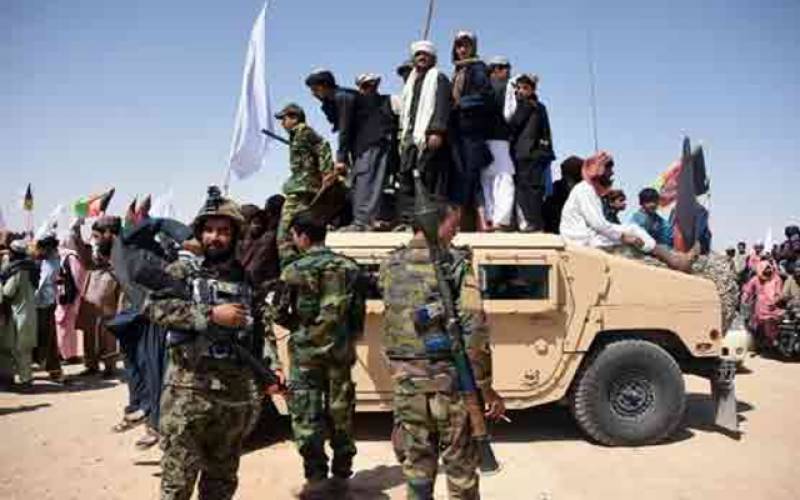 طالبان کابل کے قریب پہنچ گئے ، دو اضلاع پر قبضہ کرلیا