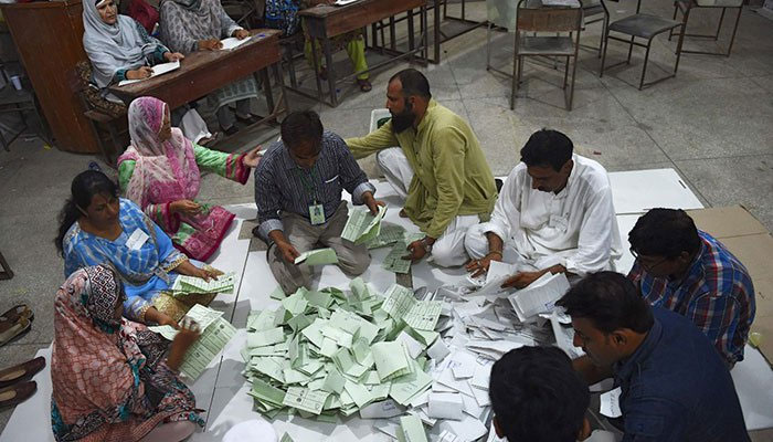 بلدیاتی انتخابات سے قبل کراچی میں مزیداضلاع کے قیام کی گونج
