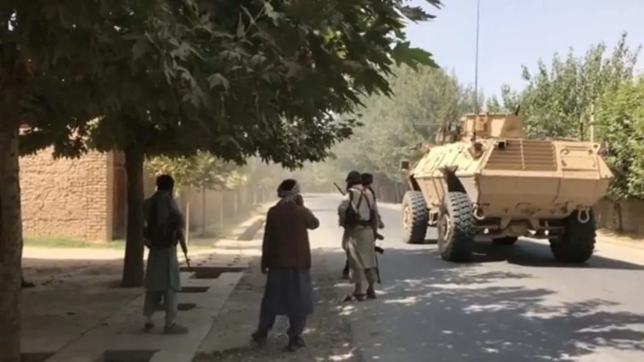طالبان چھاگئے،19صوبائی دارالحکومتوں پرقبضہ،افغان حکومت چندعلاقو ں میں سمٹ گئی