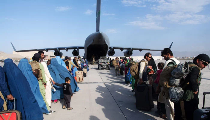 کابل سے 5 ہزار غیرملکیوں کو کراچی لانے کی تیاریاں