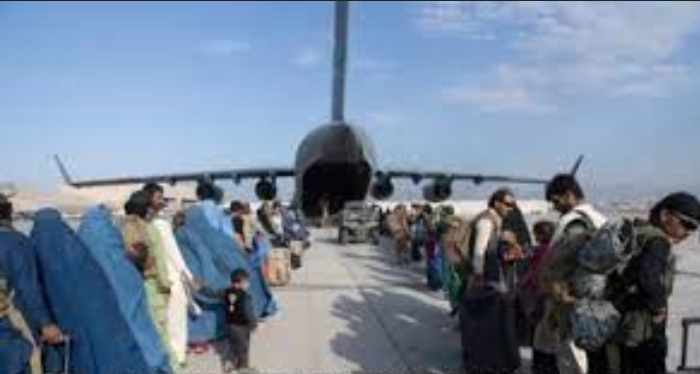 افغانستان سے مسافروں کو لے کرخصوصی طیارہ اسلام آباد پہنچ گیا