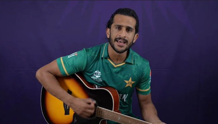 حسن علی کی پاکستان کا مشہور نغمہ ’دل دل پاکستان‘ گاتے ویڈیو شیئر وائرل