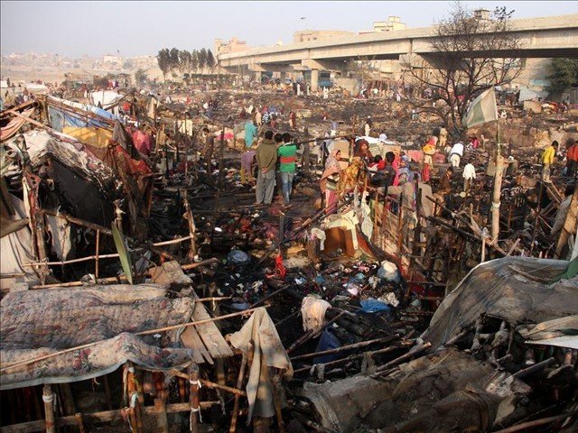 کراچی میں آگ لگنے کے واقعات میں اضافہ ،تین ہٹی پرجھگیاں جل کر خاکستر